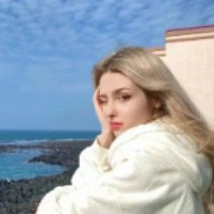 Meet your Posher, Corabelle